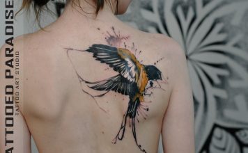 pasăre tatuaj