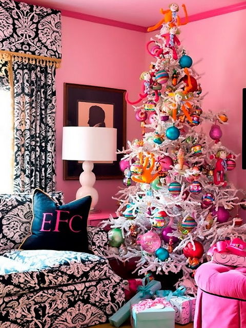 Pomul de Crăciun în culori neobișnuite