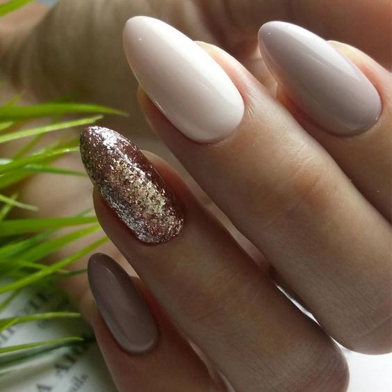 Almond shape nails