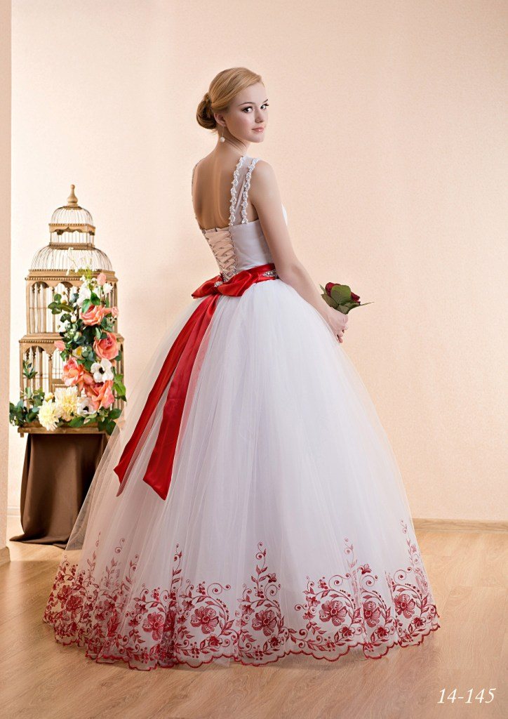 Vestiti Da Sposa Rosso E Bianco.Abiti Da Sposa Rossi Oltre 100 Stili Affascinanti Nella Foto