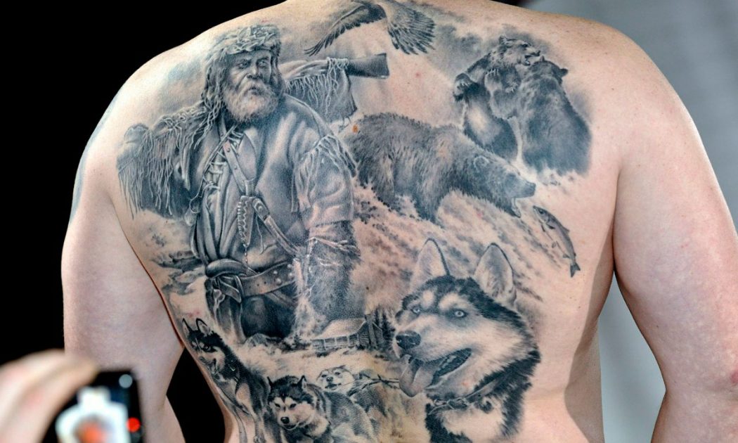 tatuaj imagine pe spate