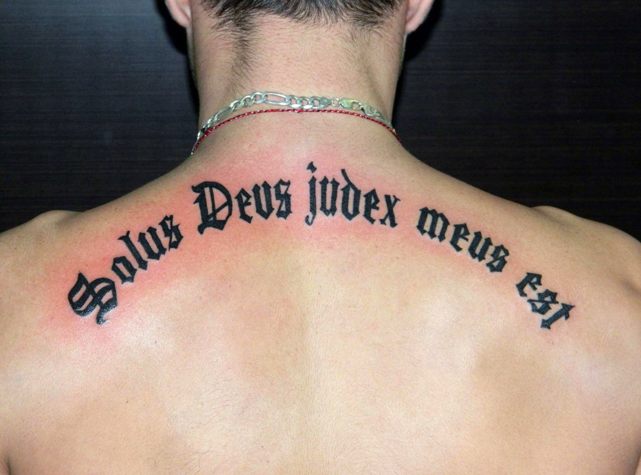 tatuaj inscripție