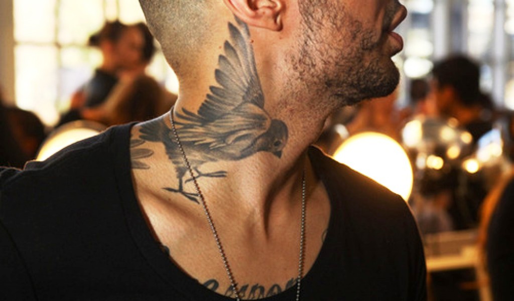 pasăre tatuaj